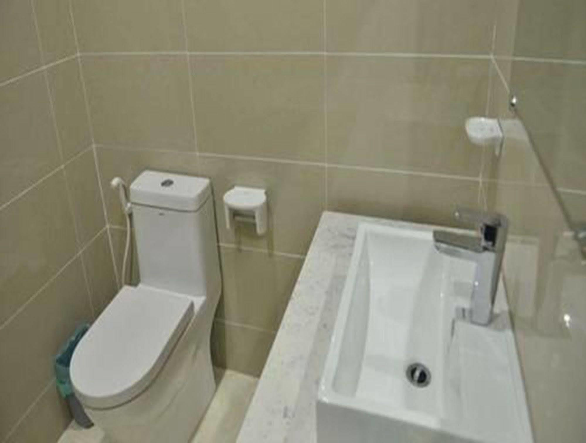 Hotel Myitkyinā מראה חיצוני תמונה