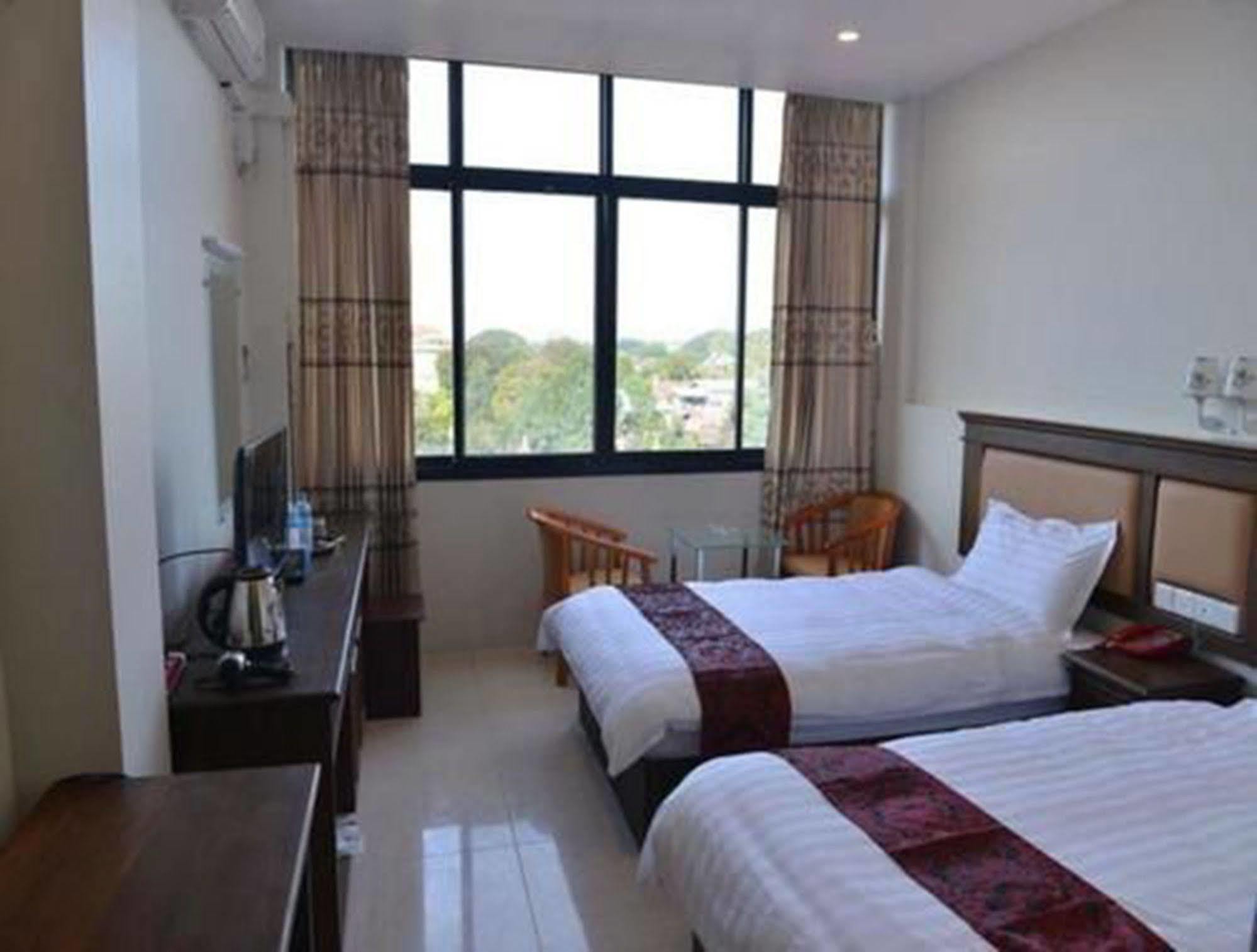 Hotel Myitkyinā מראה חיצוני תמונה
