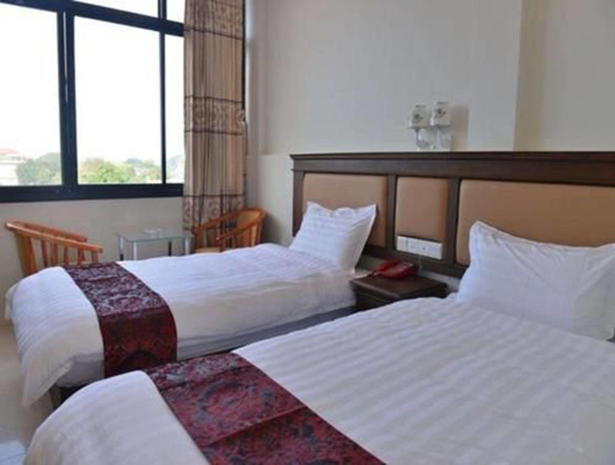 Hotel Myitkyinā מראה חיצוני תמונה
